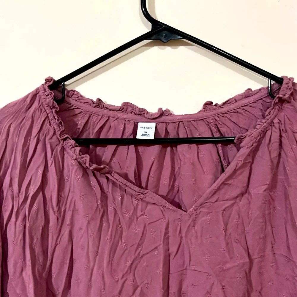 Beautiful Old Navy Women’s Embroidered Rose Pink Long Sleeve Blouse - Picture 3 of 6
